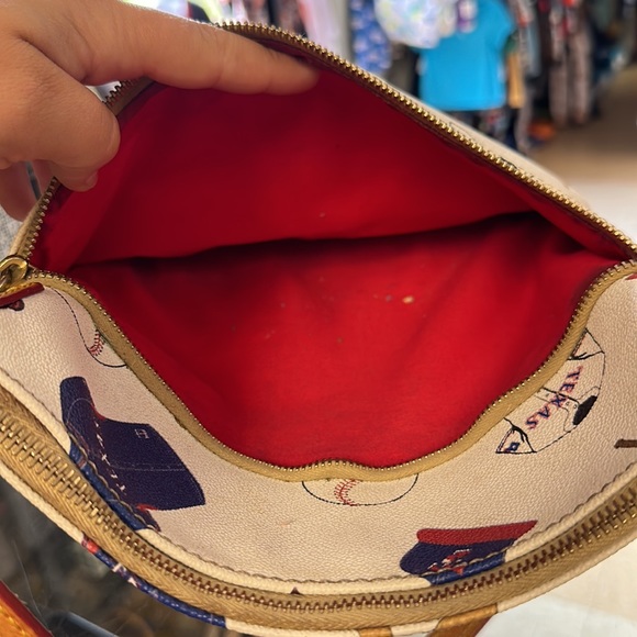 Dooney & bourke - Picture 2 of 7